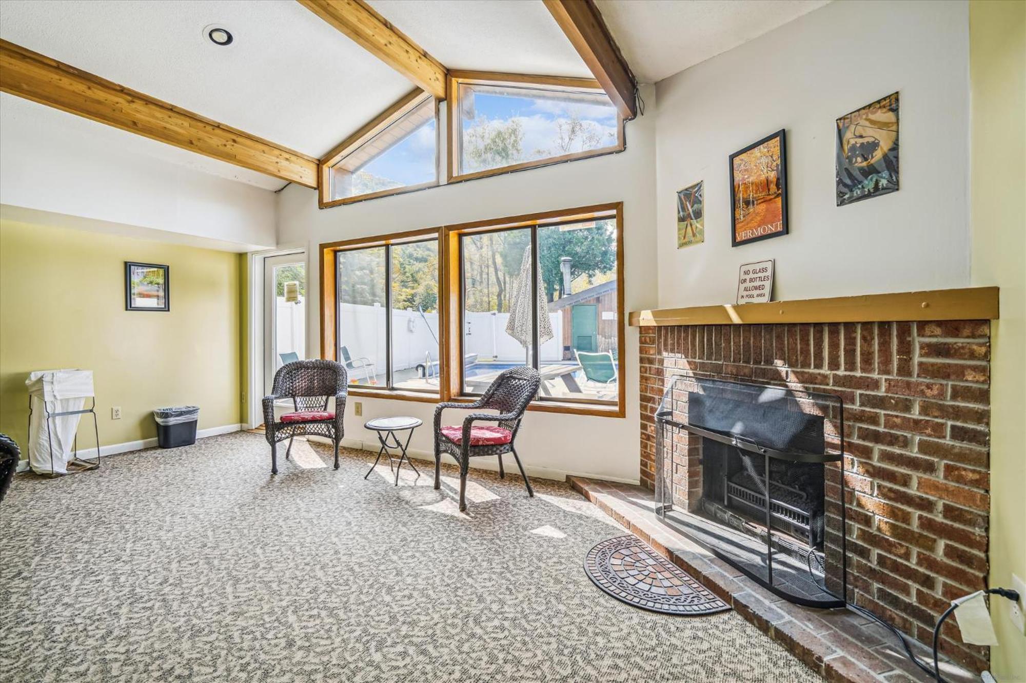 Cedarbrook Two Double Bed Hotel Room With Outdoor Heated Pool 216 Killington Exteriör bild